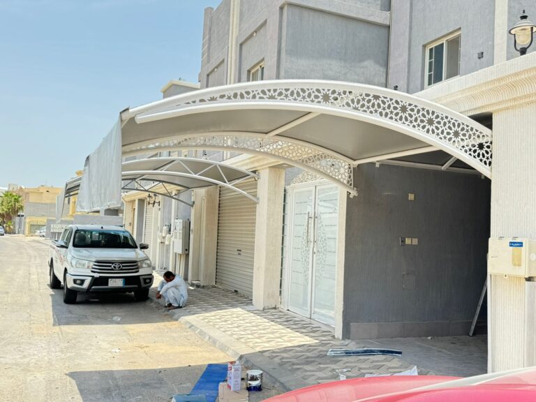 أنواع مظلات السيارات في الأحساء – ثابتة، متحركة، وقابلة للطي